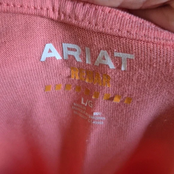 Ariat Rebar Vneck - Picture 2 of 3